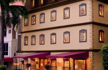 Deville Hotel